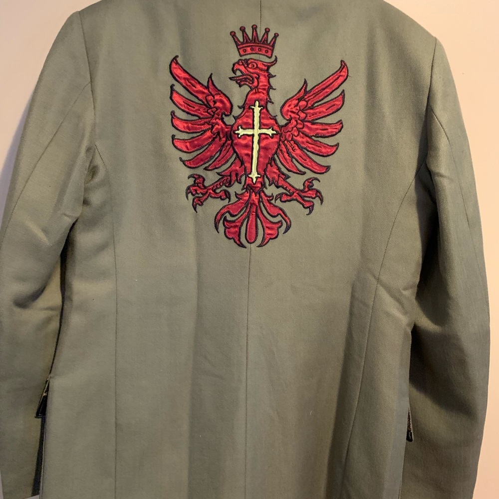 Blazer - Picture 2 of 2